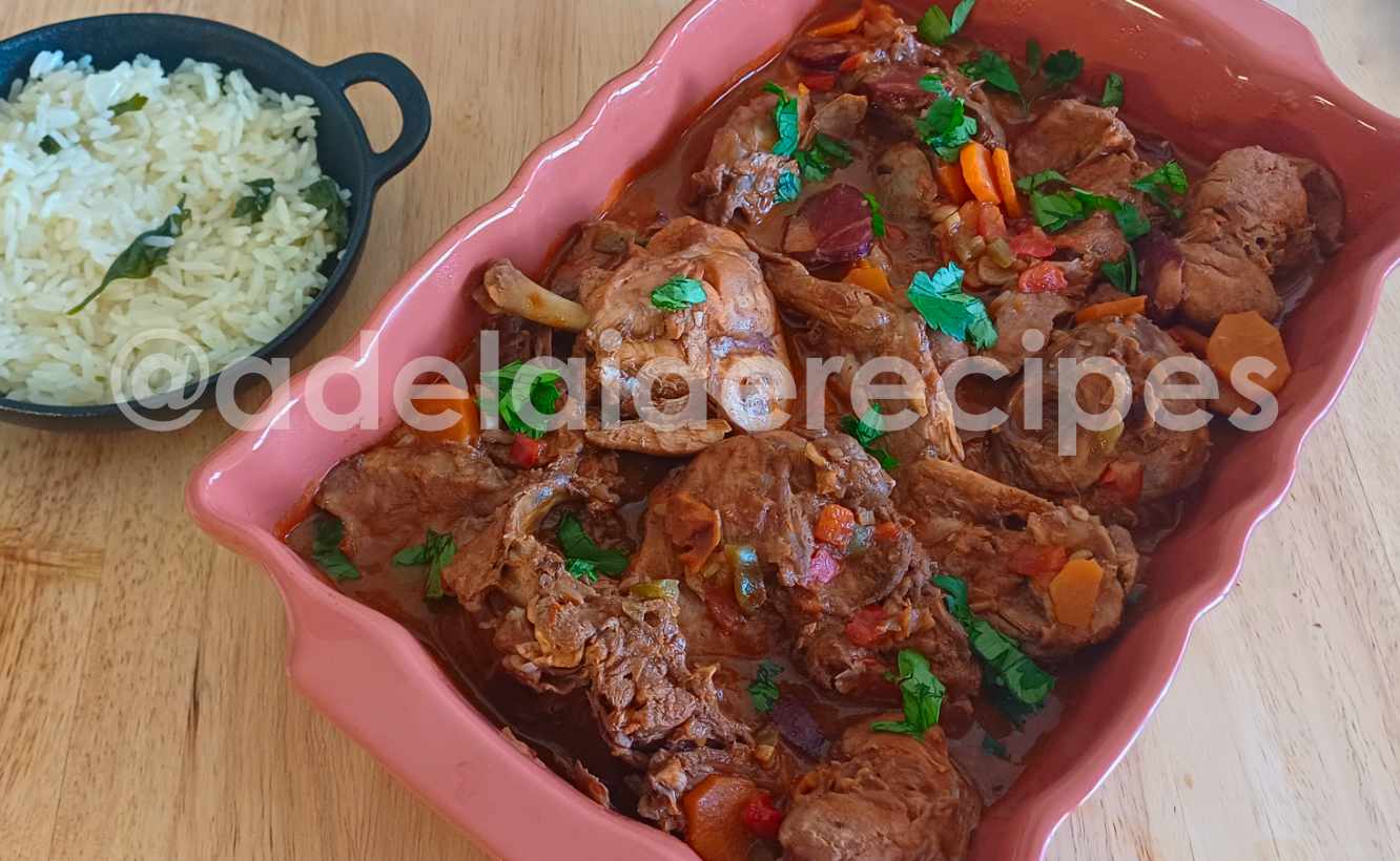 Coelho no Tacho à Portuguesa