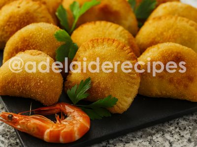 Rissóis de Camarão Cremosos e Estaladiços | Receita Tradicional Portuguesa